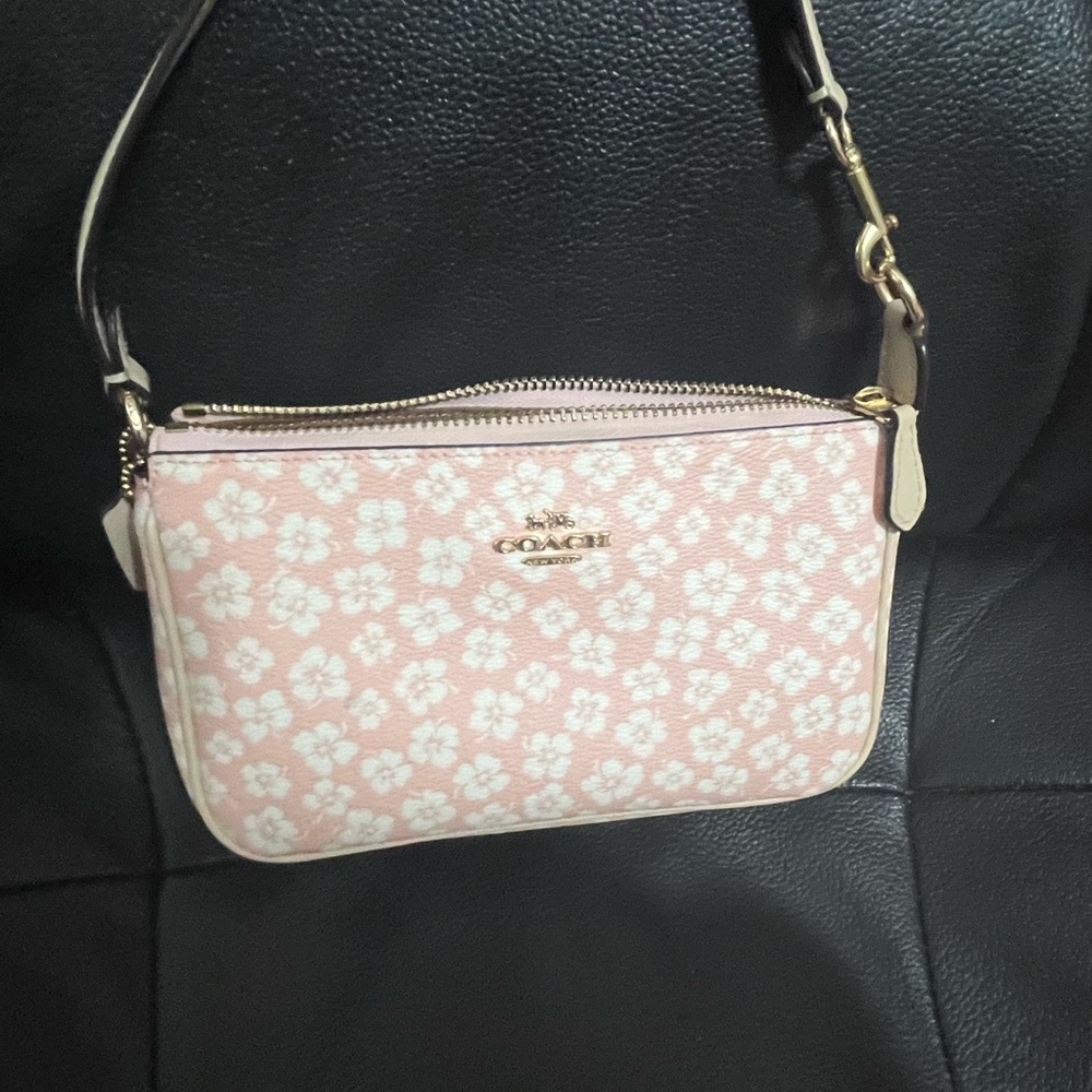 Nolita 19 With Graphic Ditsy Floral Print